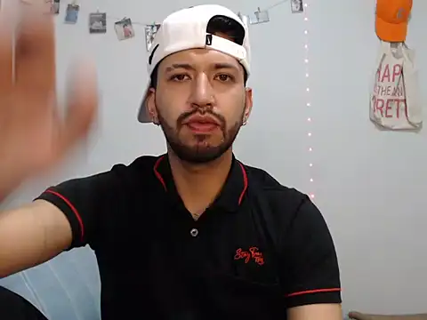 thomass1018 online show from June 10, 2:57 am