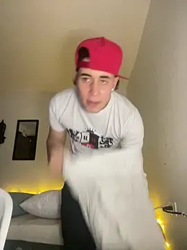 Snapshot of Maximuz1920 chatting on March 27, 10:11 pm Maximuz1920 online show from March 27, 10:11 pm