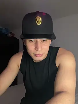 Snapshot of Maximuz1920 chatting on March 10, 6:52 am Maximuz1920 online show from March 10, 6:52 am