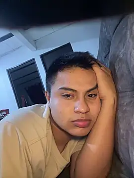 andresmahecha777 online show from March 5, 3:58 am