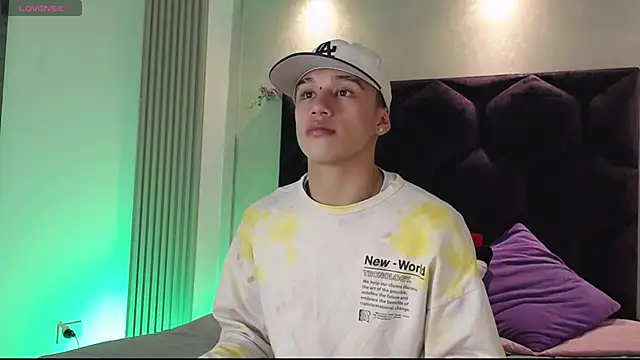 Dominik Souza online show from April 30, 7:54 pm