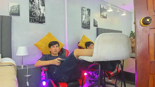 Raphael Nyon online show from March 17, 5:54 am