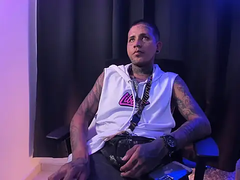 blackout9703 online show from April 20, 9:56 am