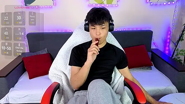 XanneLL online show from March 25, 6:23 pm