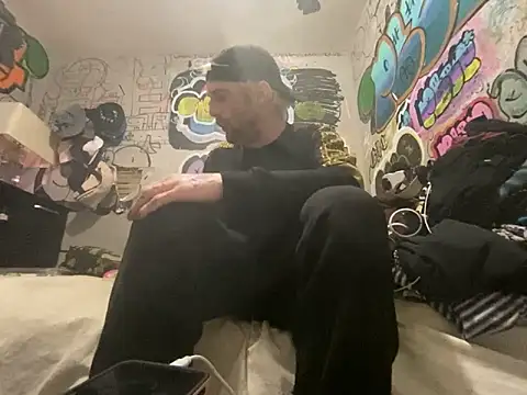 gothboiplzty online show from May 2, 8:06 am