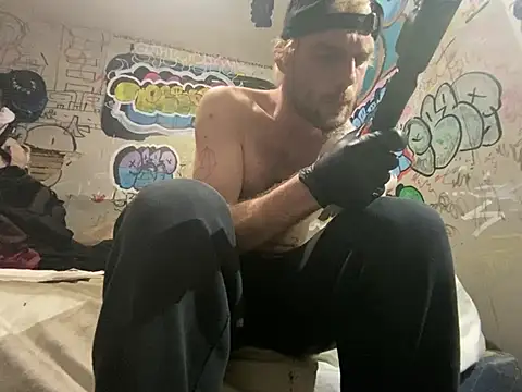gothboiplzty online show from May 7, 3:39 am