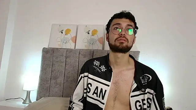 James Potter  online show from February 4, 7:09 pm