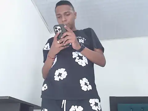 hotboyluxe online show from April 26, 6:44 am