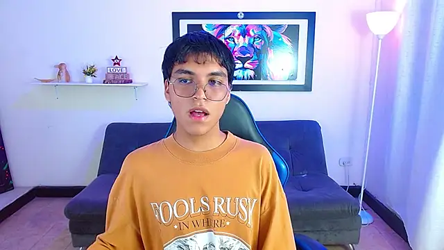 Maecum18 online show from May 4, 8:54 pm