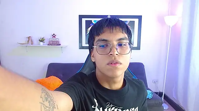 Maecum18 online show from April 23, 8:55 pm