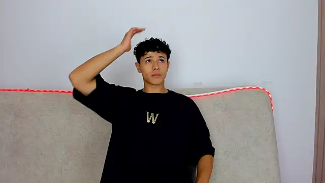  Alex Colton online show from April 29, 10:05 pm
