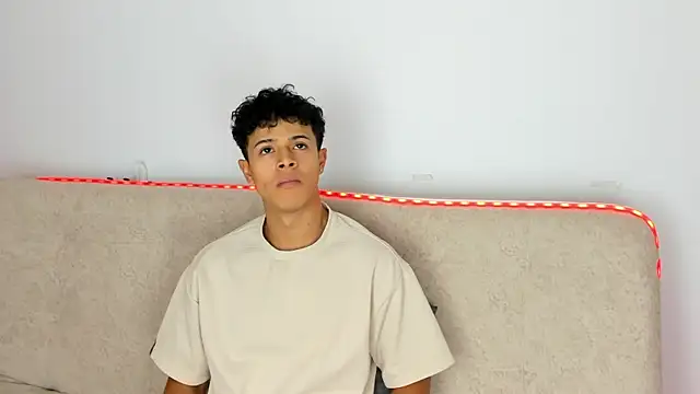  Alex Colton online show from April 25, 10:07 pm