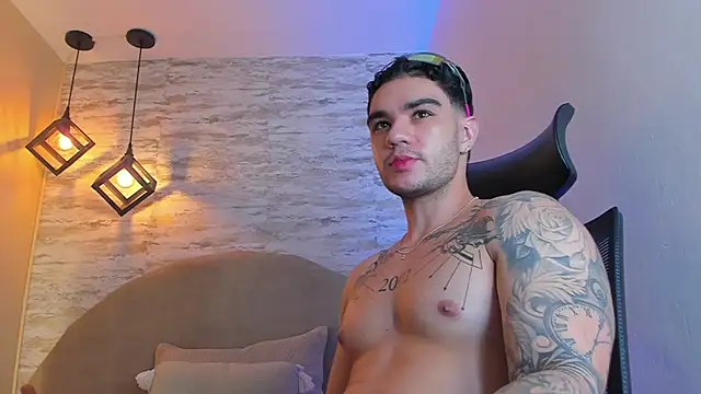 itswolfine online show from February 5, 9:00 pm