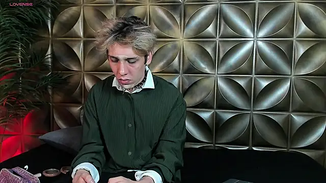 DannyParker  online show from February 3, 4:43 am