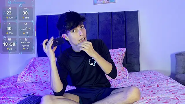 axxxel twink online show from May 24, 3:12 am