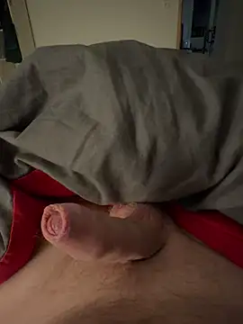 petitsexe52 online show from March 11, 8:16 pm