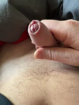 petitsexe52 online show from February 7, 3:18 pm