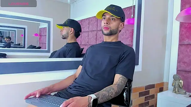 Aiden Cash7 online show from February 8, 4:40 am