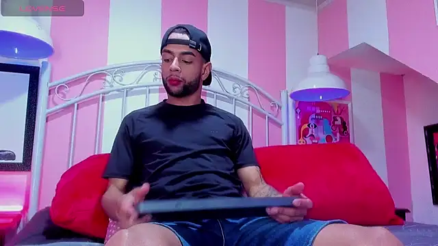 Aiden Cash7 online show from February 10, 4:06 am