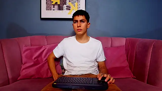 Aron pulse online show from February 17, 1:21 pm