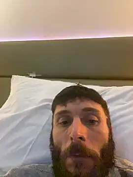 pezzerb7 online show from February 10, 3:28 pm