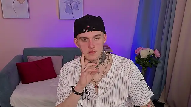 LucassMorgan online show from February 18, 1:31 pm