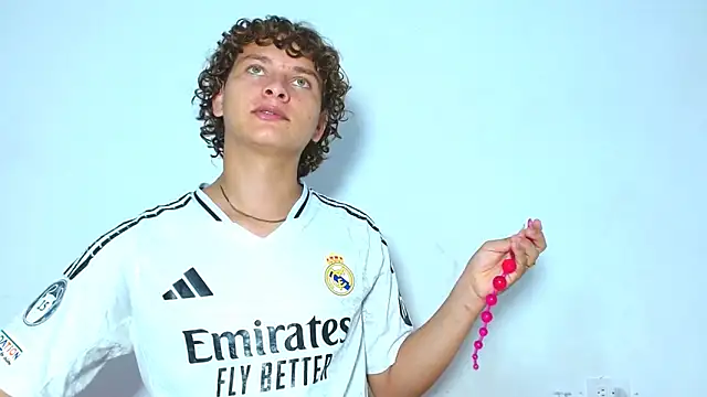 arielnoir6958 online show from April 3, 11:34 pm