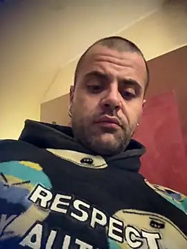 Giova891 online show from February 18, 1:37 am