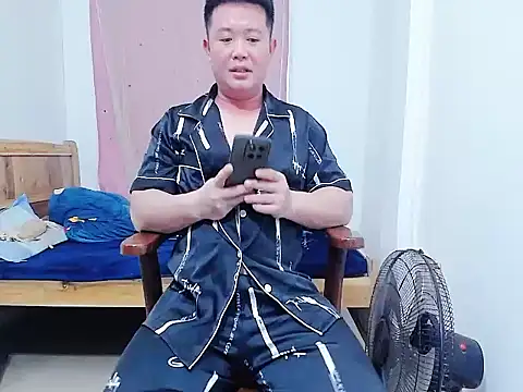 wwwhh777 online show from April 9, 1:28 pm