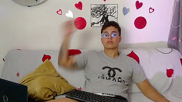 zilong love20 online show from February 15, 10:29 pm