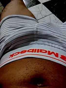 miximilian online show from March 26, 1:32 am