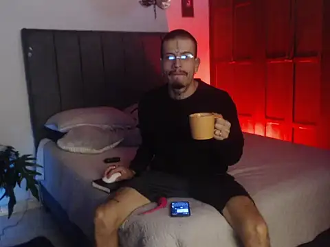 Ozzy4friends online show from February 2, 1:48 am