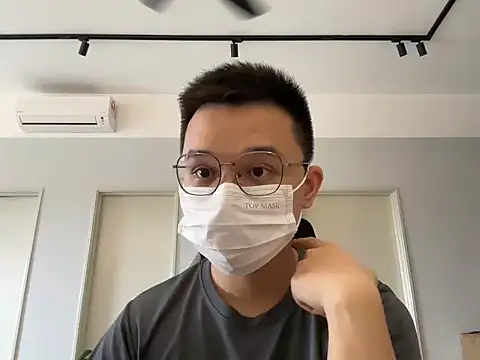 bigdomdomsss online show from February 3, 9:14 am