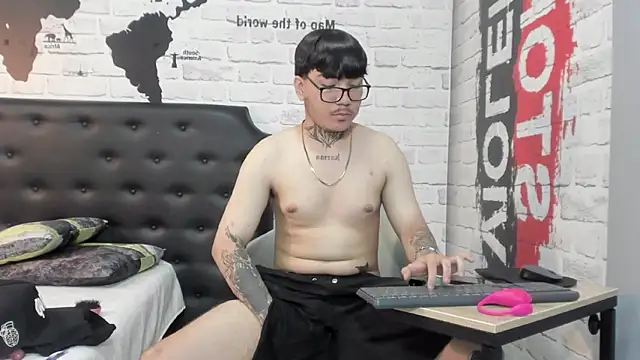 noah west19 online show from February 10, 12:43 pm