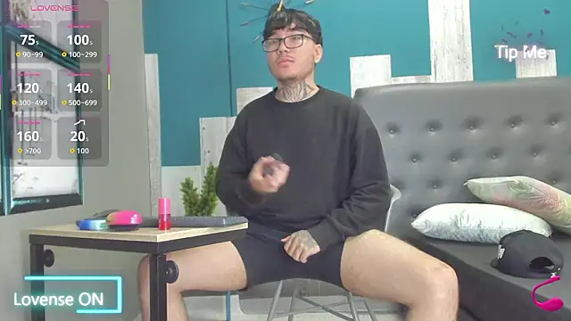 noah west19 online show from February 2, 12:46 pm