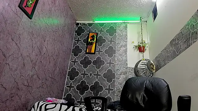 sexyboys cutexx18 online show from February 9, 10:14 pm