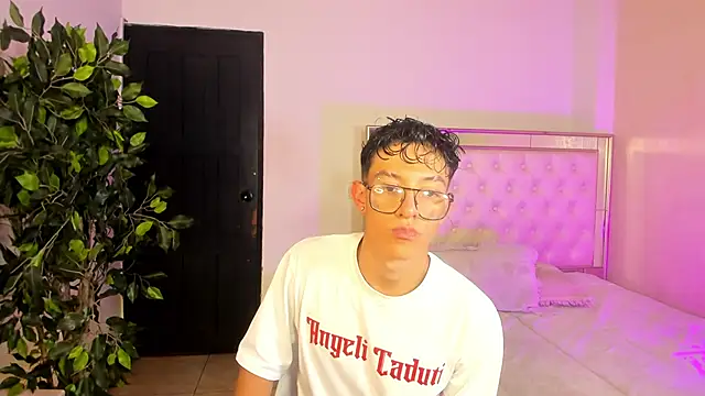 Christopher Hunter online show from March 10, 7:53 pm