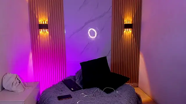 Christopher Hunter online show from March 19, 8:01 pm