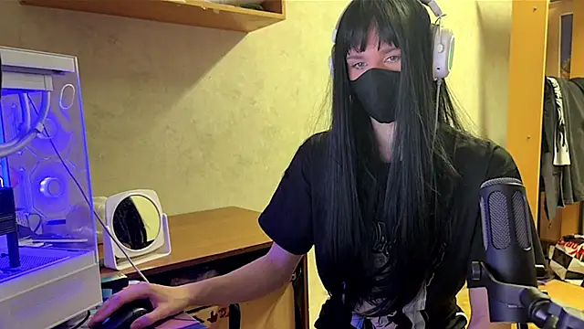 Akim exe UwU femboy online show from February 4, 5:19 pm