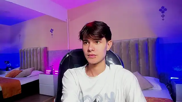 Derek Sinn online show from April 11, 8:01 pm