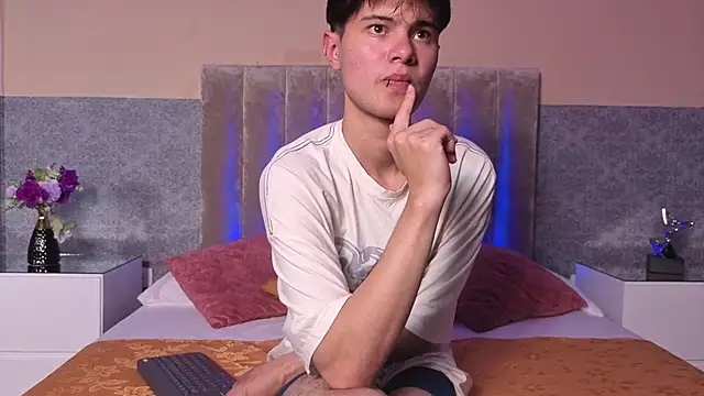 Derek Sinn online show from February 12, 8:48 pm