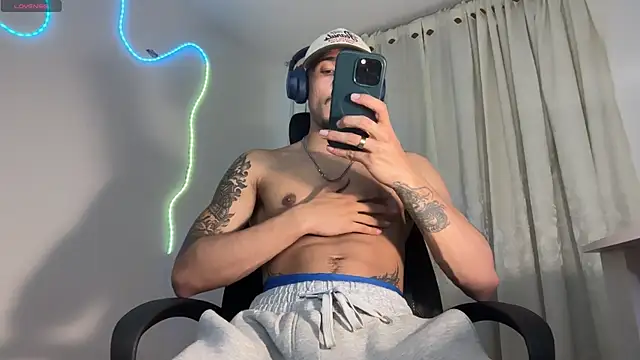 rafael stone11 online show from April 15, 2:11 am