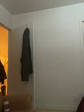 GuyingElixir online show from April 3, 11:40 am