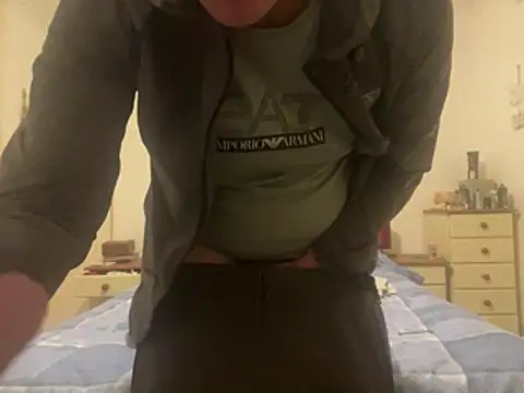 malcolm2334 online show from April 10, 9:22 pm