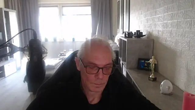 KoelnKoeln online show from February 1, 1:10 pm