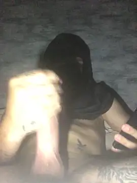 maia-layon online show from February 3, 6:22 am