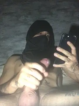 maia-layon online show from February 3, 6:40 am