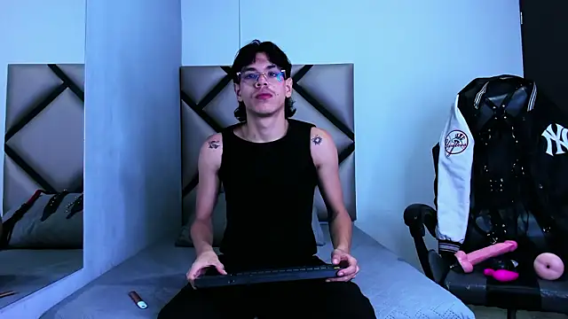 Bennet-Gray online show from February 26, 5:20 am