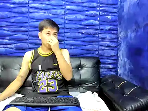 santiago xxxcol online show from February 1, 11:36 pm