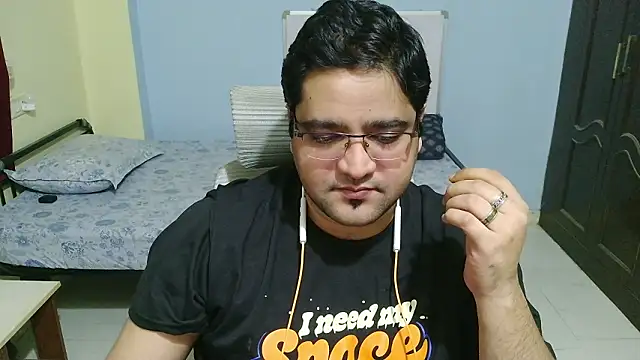 Charmer-Boy online show from February 3, 6:22 am